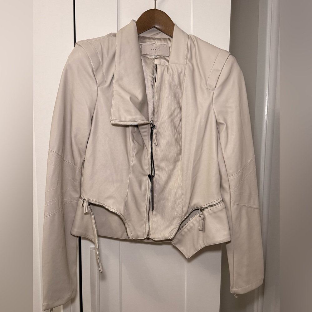 Blank NYC 🤍Cream Asymmetric Faux-Leather Moto Jacket - Picture 3 of 7